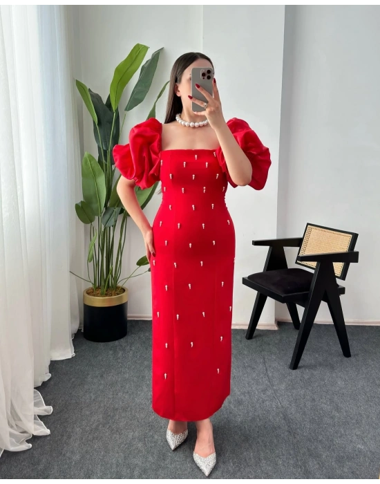 MOİRA KARE YAKA BALON KOL İNCİ İŞLEMELİ KIRMIZI ELBİSE