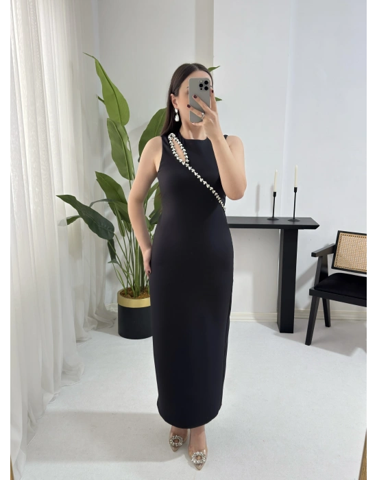 NİNA TAŞ YAKA SİYAH ELBİSE