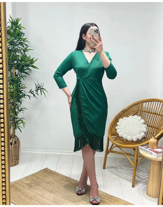 PÜSKÜLLÜ ZÜMRÜT ELBİSE