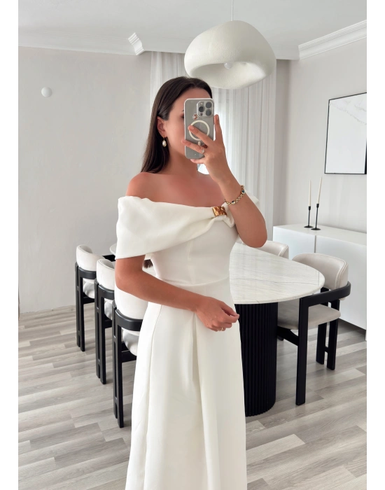 SWAN TOKA DETAYLI BEYAZ ELBİSE