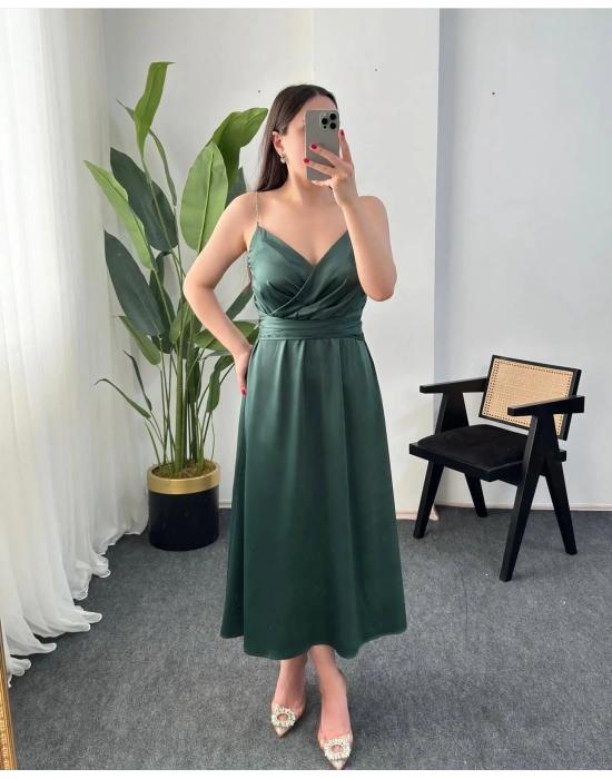 TAŞ ASKILI MİNT SATEN ELBİSE