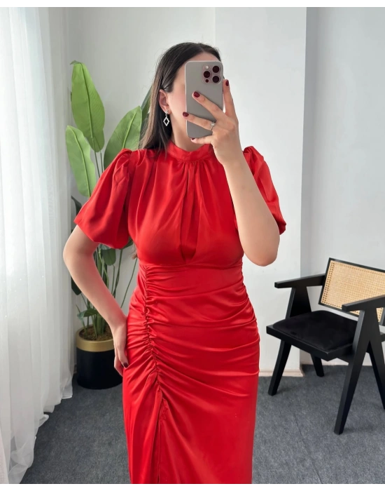 VALİNTA KIRMIZI BÜZGÜLÜ SATEN ELBİSE