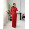 PAELA BROŞ DETAYLI KIRMIZI ELBİSE