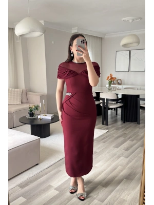 MİTA TAŞ YAKA DRAPELİ BORDO ELBİSE