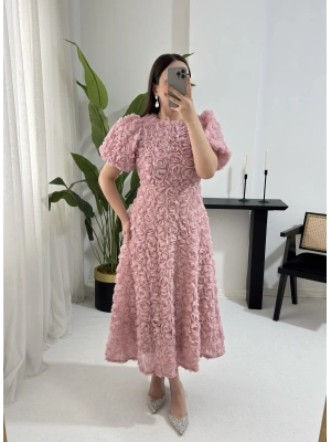 AURA MİDİ BOY GÜL DOKULU PEMBE ELBİSE