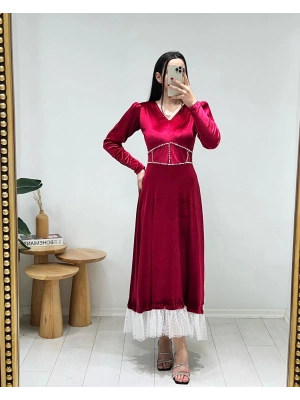 BORDO İNCİ BEL DETAYLI KADİFE ELBİSE