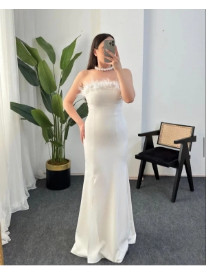 CARMEN KIRMIZI TÜYLÜ BEYAZ ELBİSE