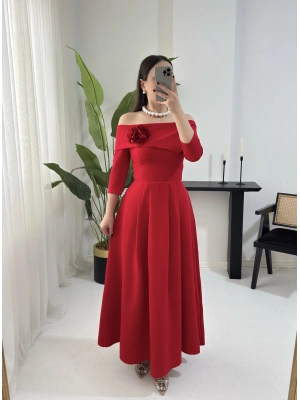 FRİDA MADONNA YAKA ÇİÇEK DETAYLI KIRMIZI ELBİSE