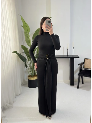 PAELA BROŞ DETAYLI SİYAH ELBİSE