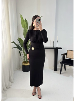 SONYA GOLD DETAYLI VATKALI SİYAH ELBİSE