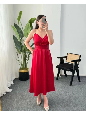 TAŞ ASKILI KIRMIZI SATEN ELBİSE