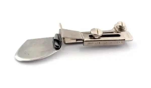 A11 Düz Makine Etek Kıvırma Aparası 1/8 (3,2 mm) /DY203