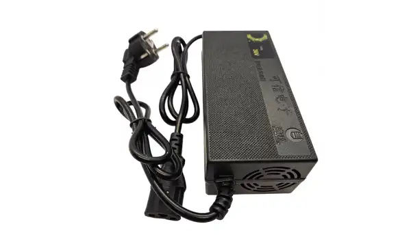 Akülü Çuvalağzı Dikiş Makinesi / GK9-900B