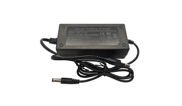 Akülü Pastal Başı Kesim Makinesi Manuel 2.6 Metre / PLS-1B