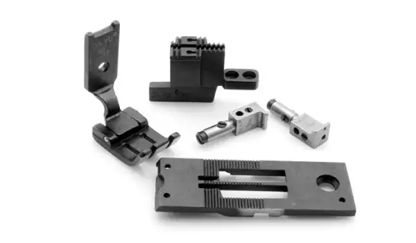 Brother 845 Seri Çift İğne Makine Ters Çima Ayak 3/16 (4,8 Mm) /P112BL3/16,1/32