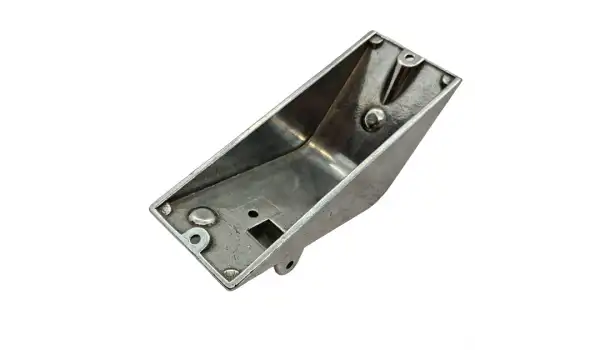 Çuvalağzı Dikiş Makinesi Üçgen Metal Kapak / 6001006 (245014) BC-1-21
