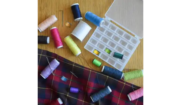 Ev Tipi Aile Dikiş Makinesi 25Li Şeffaf Masura Saklama Kutusu