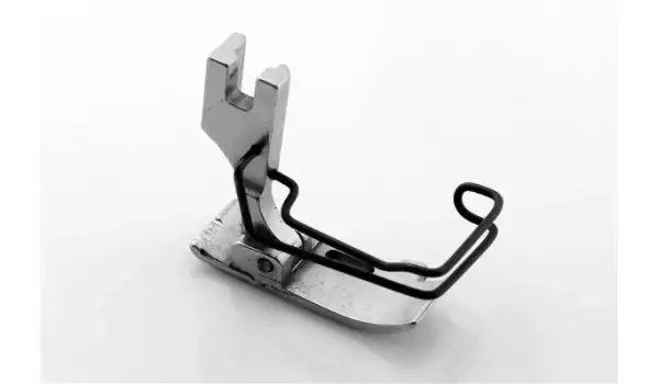 Juki 5420 Seri Juki Bıçaklı Düz Makine Ayak 1/8 (3,2 Mm) /B1524-530