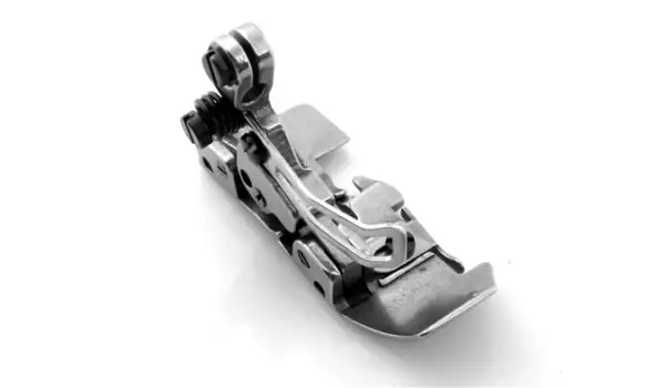 Juki 6700 Seri Overlok Makine 5 İplik Kot Ayak /R4612J6EKOO