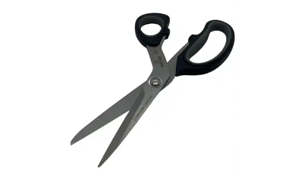 Titanyum Kaplama Plastik Saplı 8.5İnç Makas / 550HS/8.5