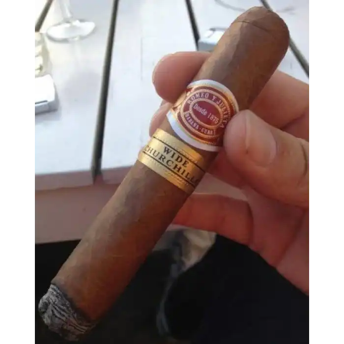 Romeo Y Julieta 25 Wide Churchills
