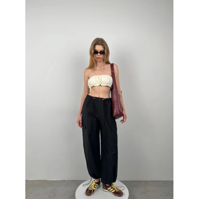 Liora Büzgü Detaylı Straplez Crop