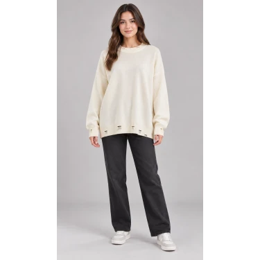 Yırtık Detaylı Oversize Triko Kazak