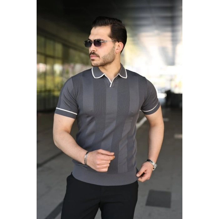 Erkek Dokulu Desen Yakalı Kısa Kollu Tişört