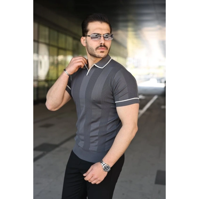 Erkek Dokulu Desen Yakalı Kısa Kollu Tişört