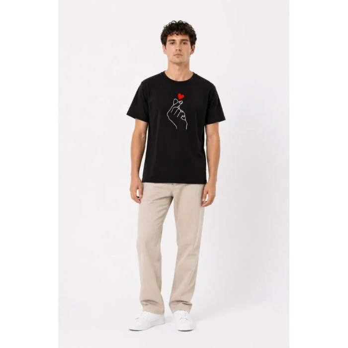 Erkek Kore Parmak Kalp Aşk Temalı Minimal Baskılı Tişört Yazlık Kısa Kol T-Shirt - Siyah