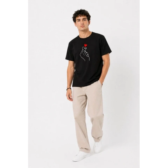 Erkek Kore Parmak Kalp Aşk Temalı Minimal Baskılı Tişört Yazlık Kısa Kol T-Shirt - Siyah