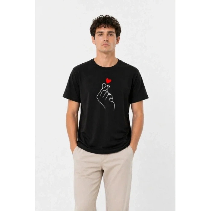 Erkek Kore Parmak Kalp Aşk Temalı Minimal Baskılı Tişört Yazlık Kısa Kol T-Shirt - Siyah