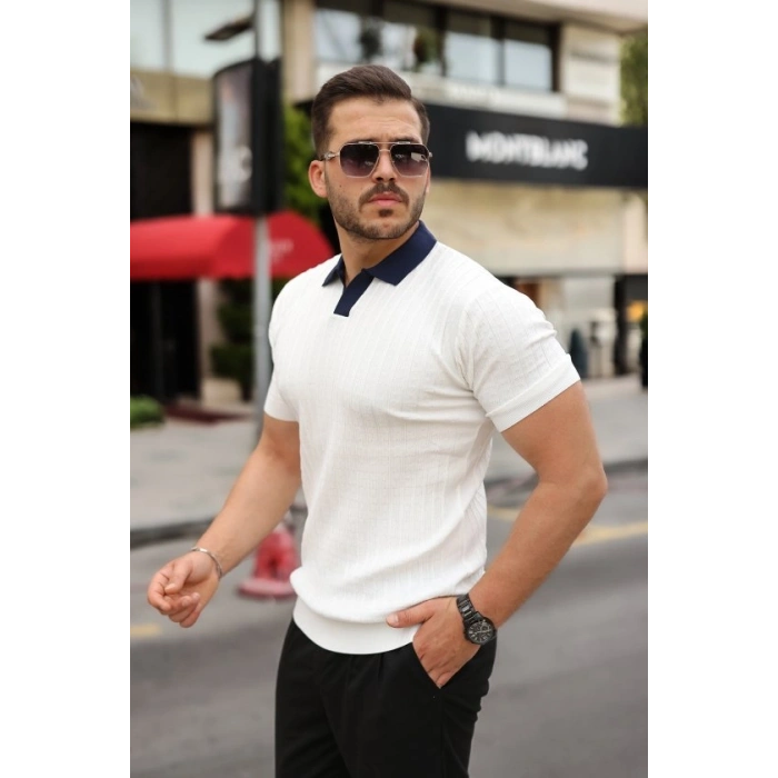 Erkek Yaka Detaylı Desen Dokulu Triko Tişört