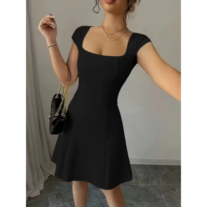 Kadın Kısa Kollu Kare Yakalı Kısa Ithal Krep Elbise