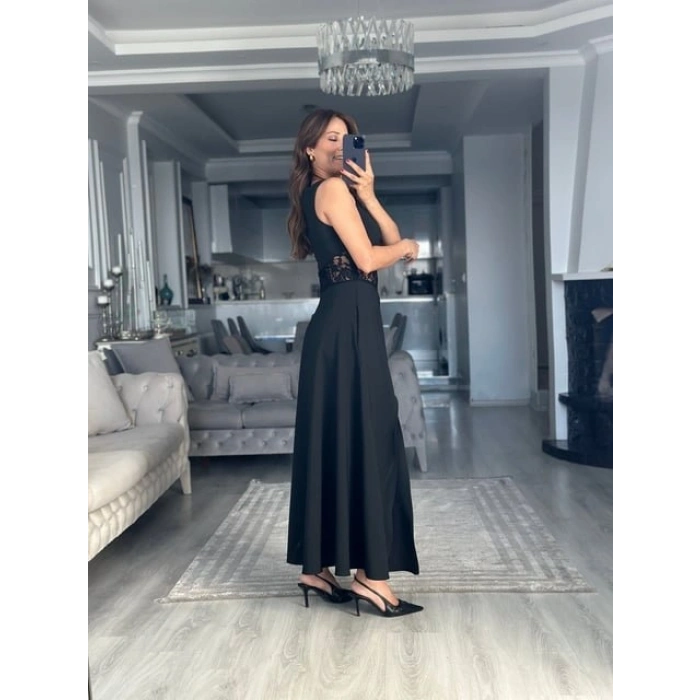 Kadın Omuzlardan Açık Yakası Açık Beli Dantelli Yırtmaçlı Uzun Janjan Krep Elbise