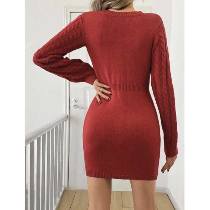 Kadın Uzun Kollu Yarı Balıkçı Yaka Pencere Göğüs Detay Mini Triko Elbise