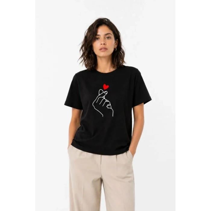 Kore Parmak Kalp Aşk Temalı Minimal Baskılı Tişört Yazlık Kısa Kol T-Shirt - Siyah