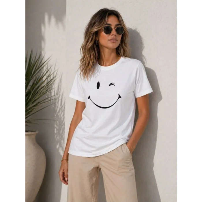 Minimal Gülümseyen Yüz Baskılı Tişört Kısa Kol Yazlık T-Shirt - Beyaz