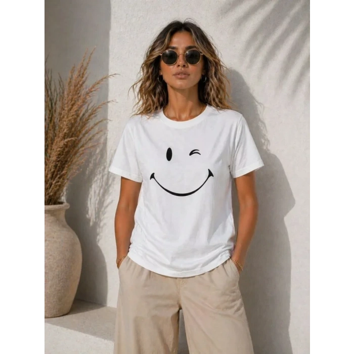 Minimal Gülümseyen Yüz Baskılı Tişört Kısa Kol Yazlık T-Shirt - Beyaz