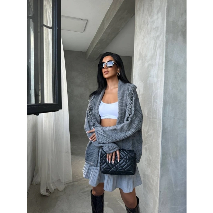Püskül Detaylı Oversize Triko Hırka - Ekru