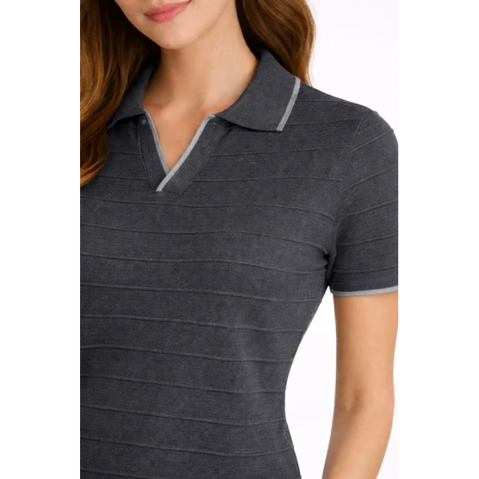Triko Kumaş Yakalı Düğmesiz Açık Yaka Fitilli Kısa Kollu Regular Fit Tişört T-shirt - Siyah