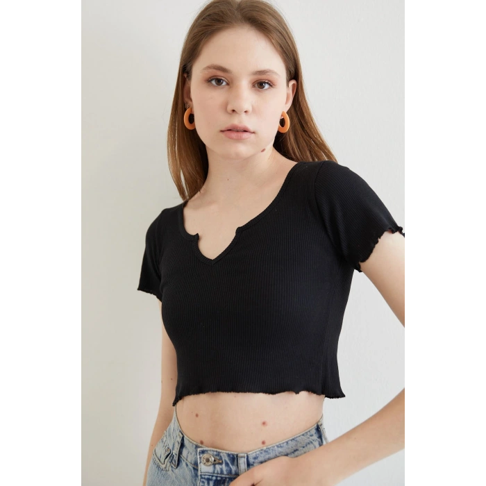 V Yaka Basıc Crop - Siyah