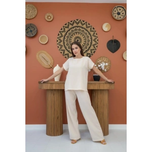 Bej T-Shirt Ve Pantolon Takım