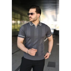 Erkek Dokulu Desen Yakalı Kısa Kollu Tişört