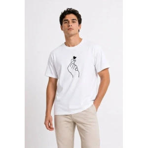 Erkek Kore Parmak Kalp Aşk Temalı Minimal Baskılı Tişört Yazlık Kısa Kol T-Shirt - Beyaz