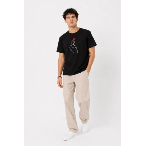 Erkek Kore Parmak Kalp Aşk Temalı Minimal Baskılı Tişört Yazlık Kısa Kol T-Shirt - Siyah