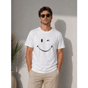 Erkek Minimal Gülümseyen Yüz Baskılı Tişört Kısa Kol Yazlık T-Shirt - Beyaz