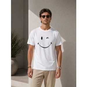Erkek Minimal Gülümseyen Yüz Baskılı Tişört Kısa Kol Yazlık T-Shirt - Beyaz