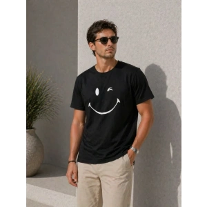 Erkek Minimal Gülümseyen Yüz Baskılı Tişört Kısa Kol Yazlık T-Shirt - Siyah