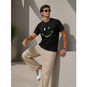 Erkek Minimal Gülümseyen Yüz Baskılı Tişört Kısa Kol Yazlık T-Shirt - Siyah